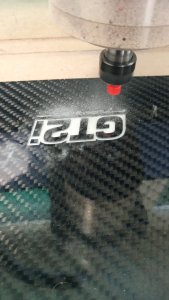 Découpe carbone sur mesure pour l’intégration du module Cartek dans un véhicule de compétition - miniature 1